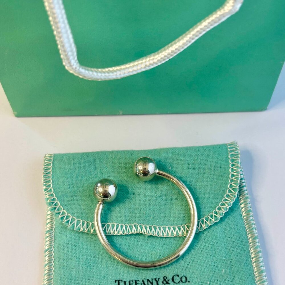 Tiffany & Co pre-own large sterling silver keychain/bullring